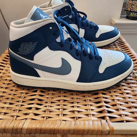 Women's Air Jordan 1 Mid Sky French Blue - Picture 4 of 6